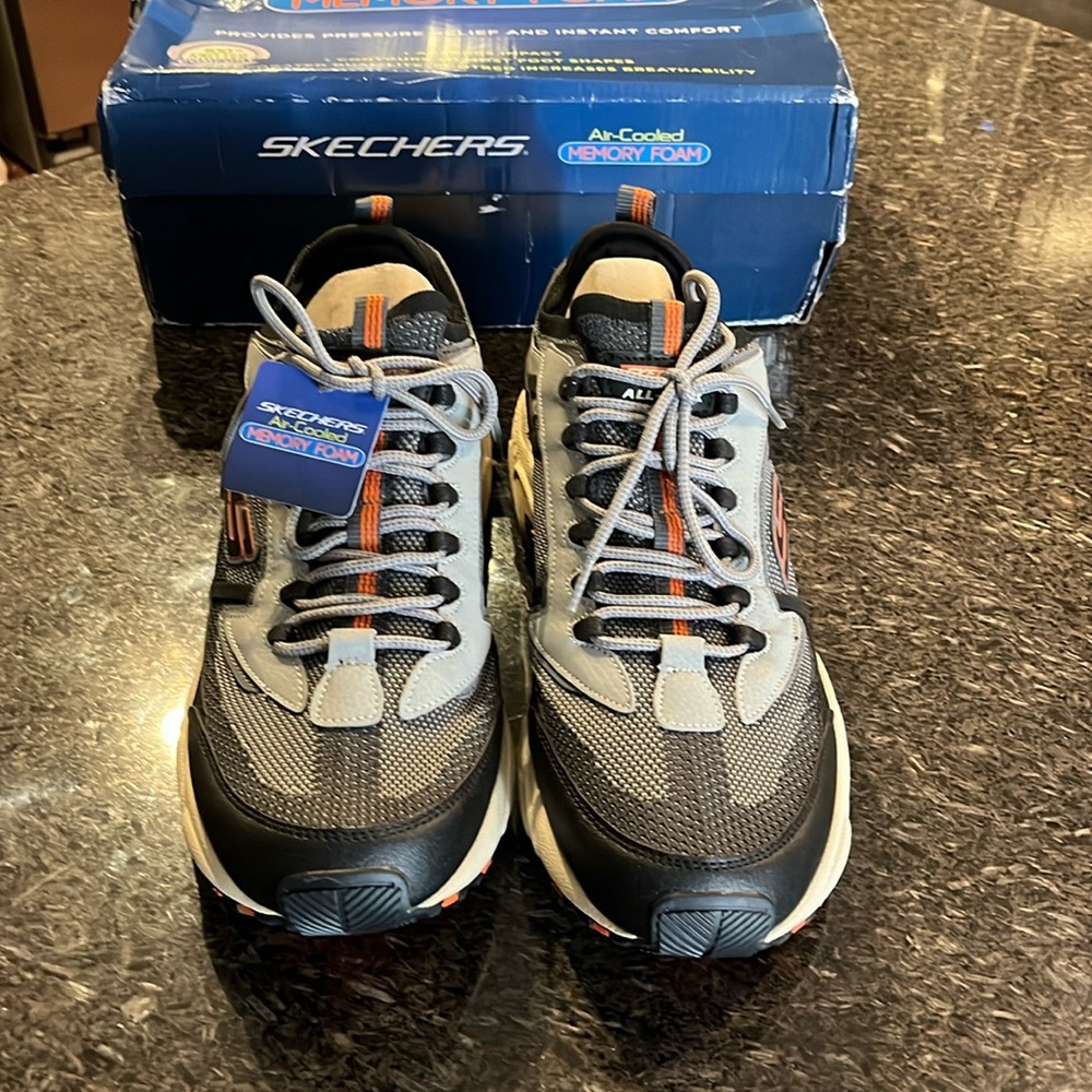 Men’s Sneakers Skechers Size 14 Gray & Black